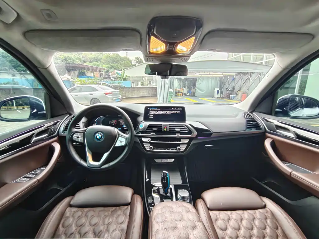 BMW iX3 — миниатюра 13