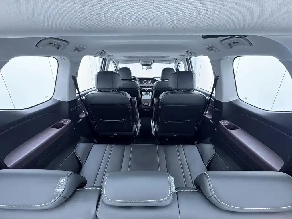 GAC Trumpchi M6 2021 — фото 12
