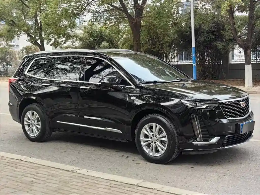 CADILLAC XT6