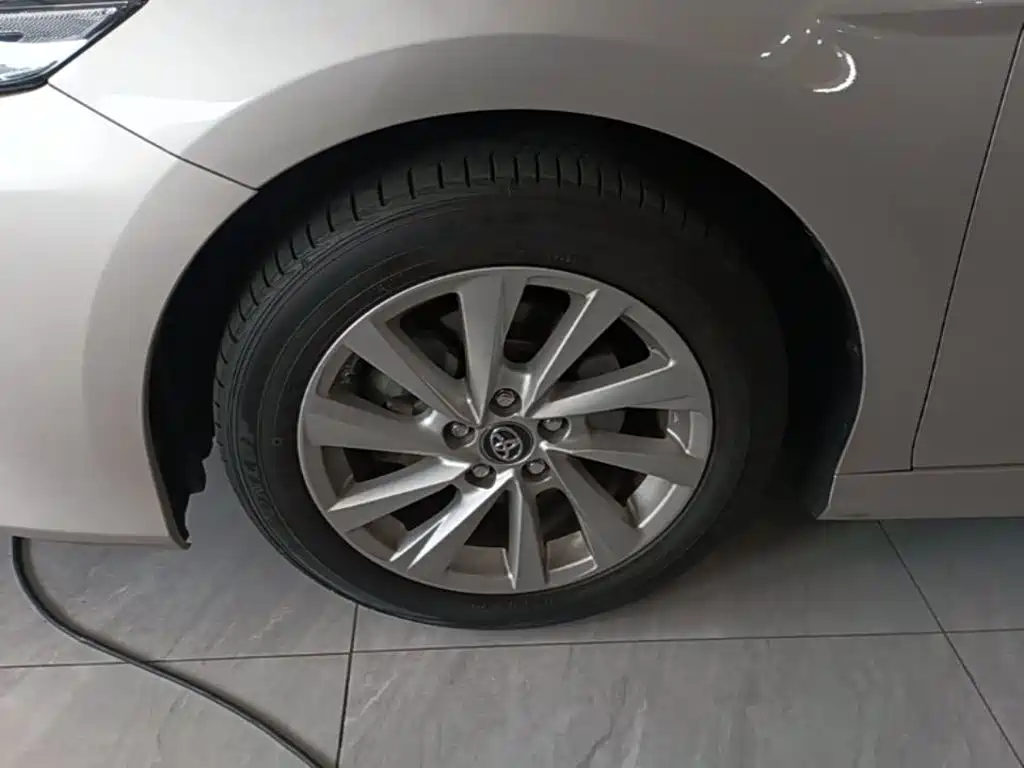 Toyota Camry — миниатюра 23