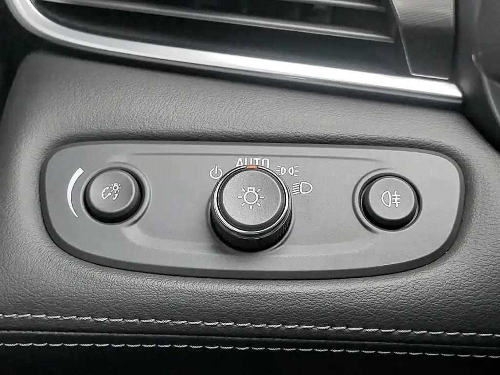 Buick LaCrosse — миниатюра 21