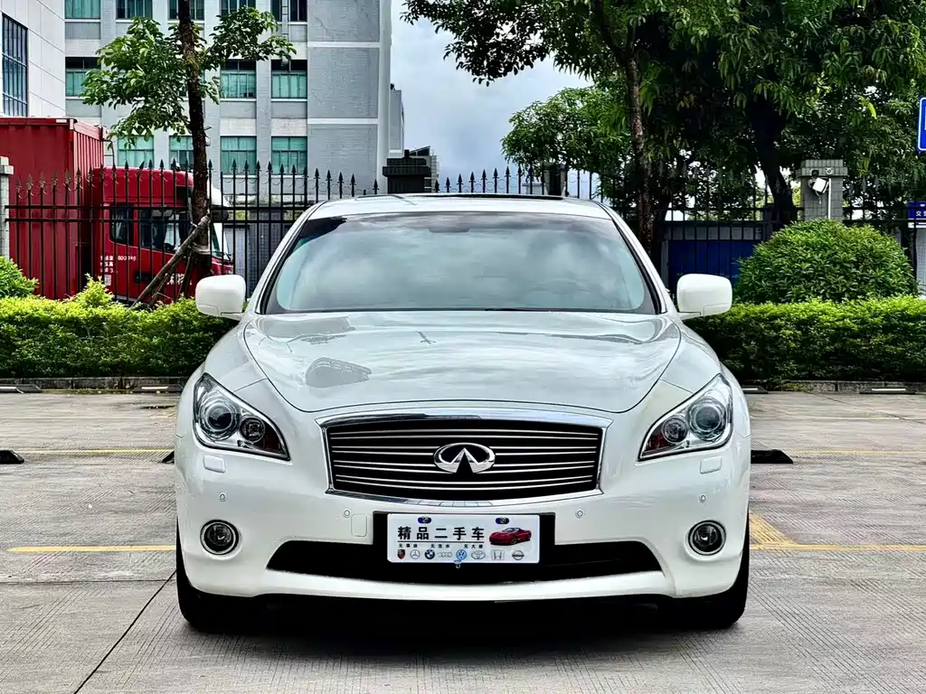 Infiniti Q70 — миниатюра 2
