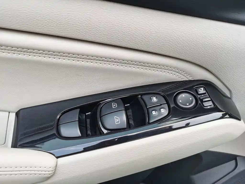 Nissan Teana — миниатюра 12