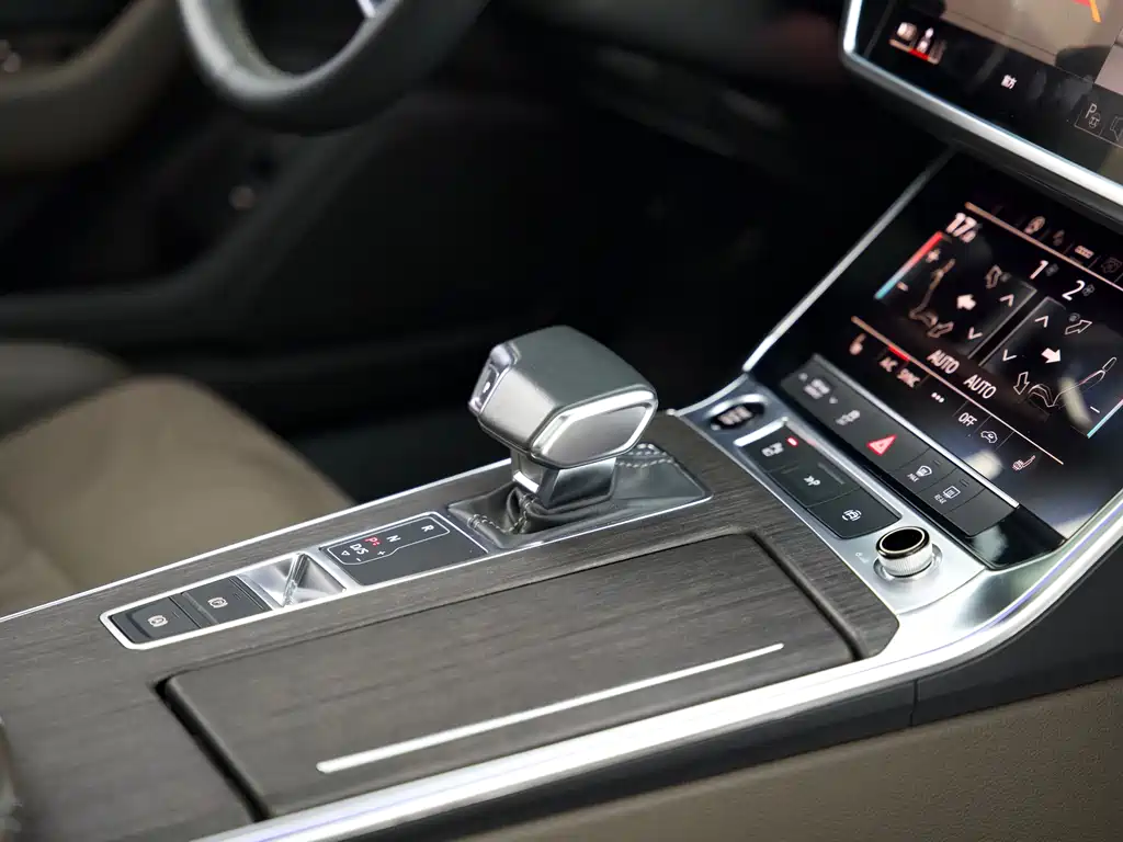 Audi A7L — миниатюра 8