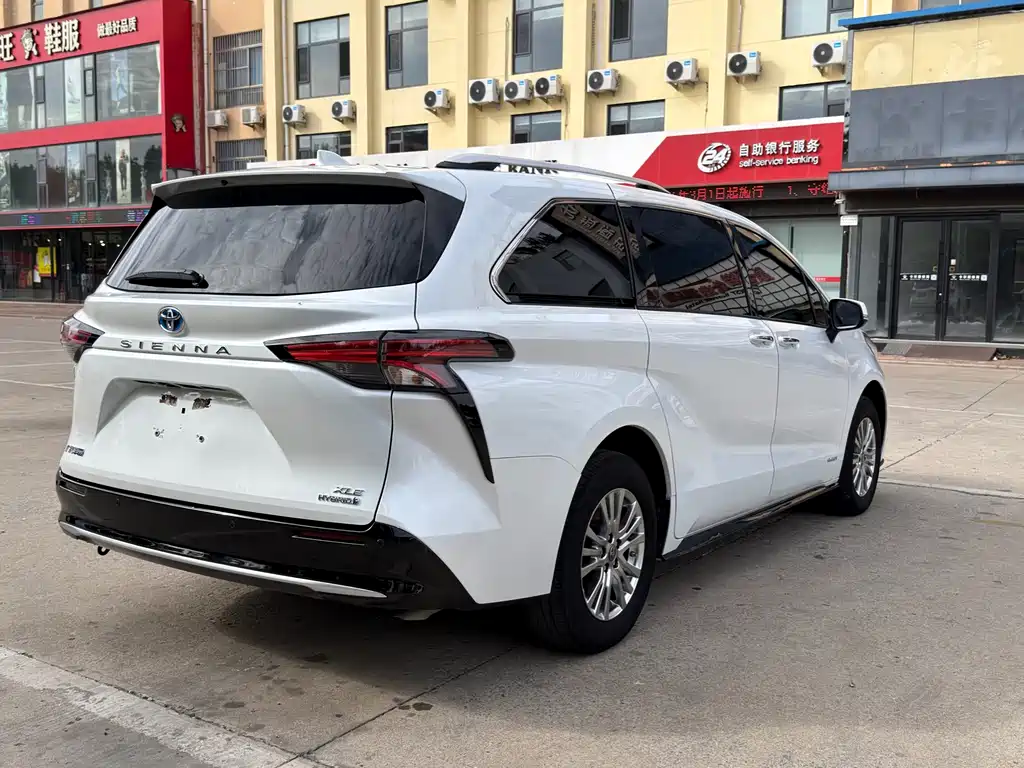 Toyota Sienna — миниатюра 14