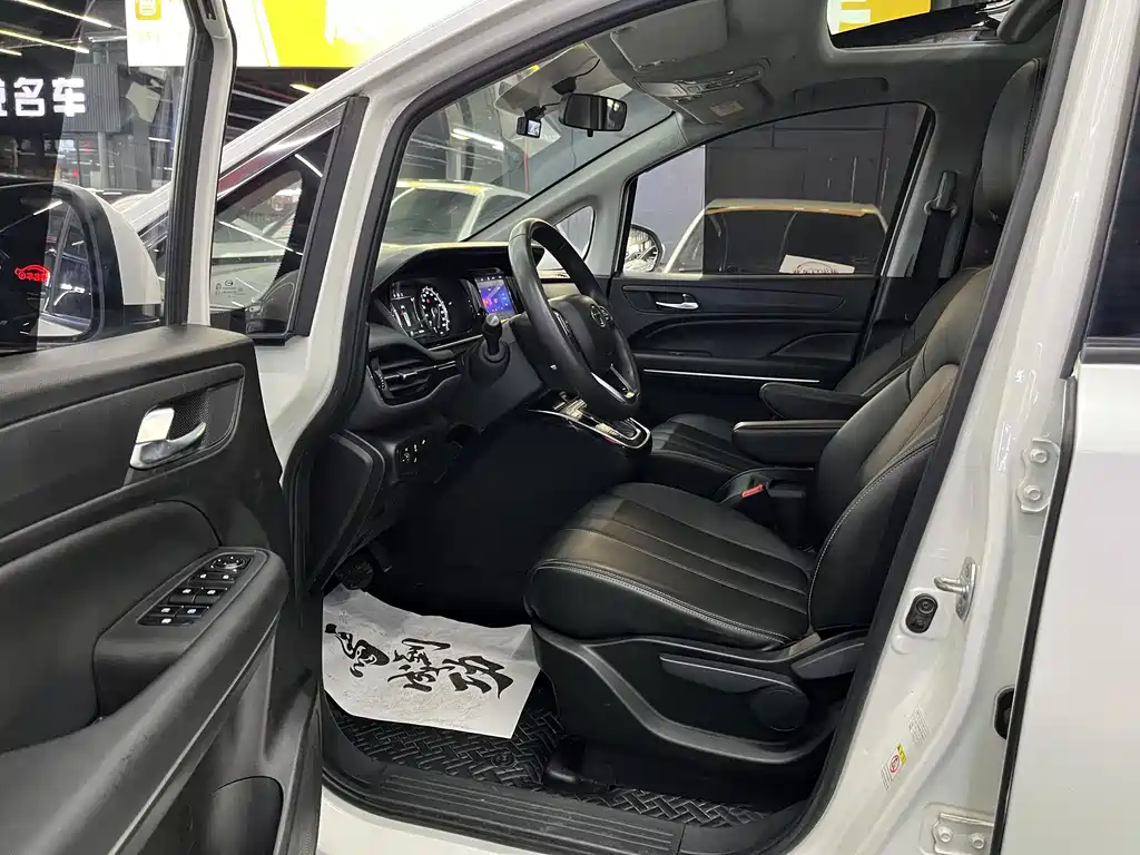 GAC Motor Trumpchi M6 — миниатюра 4