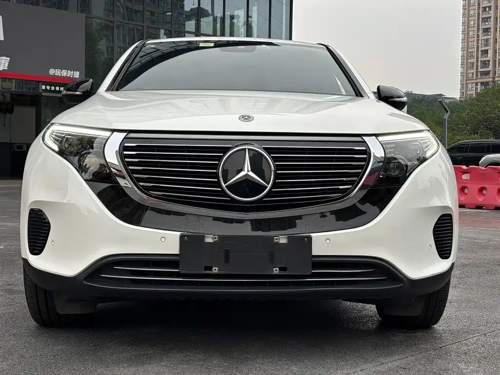 Mercedes-Benz EQC — миниатюра 2