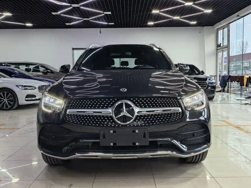 MERCEDES-BENZ GLC