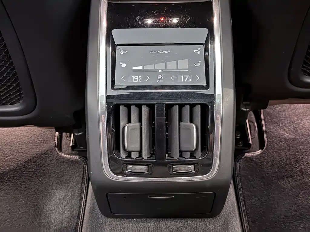 Volvo S90 — миниатюра 17