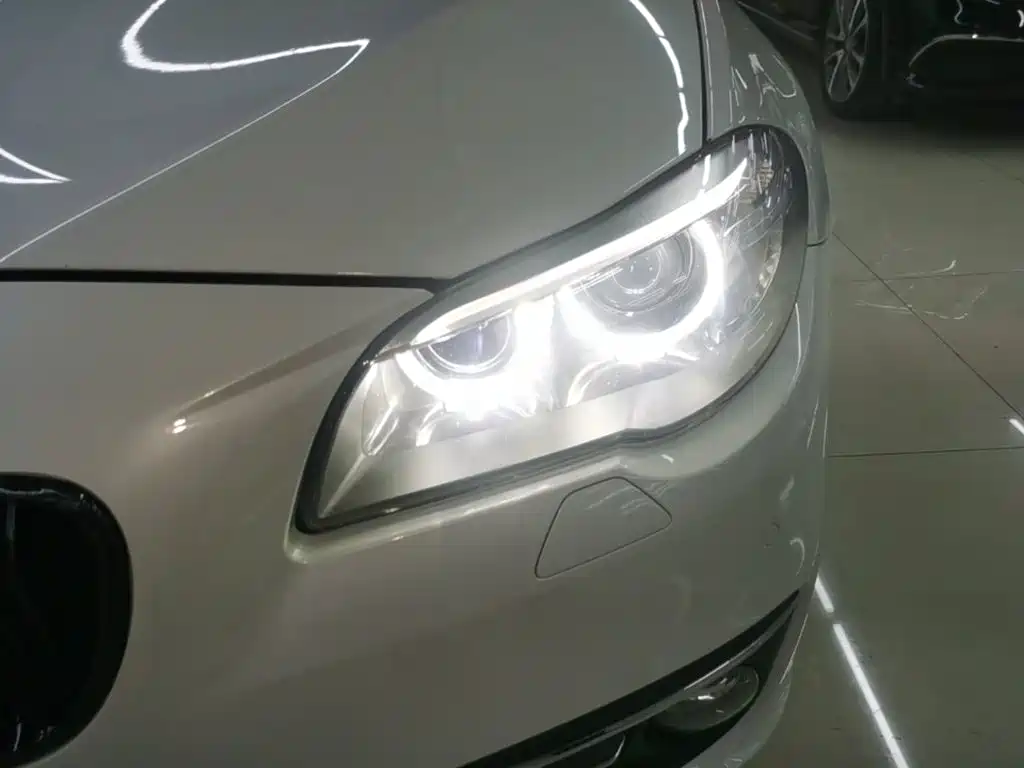 BMW 5 Series — миниатюра 24