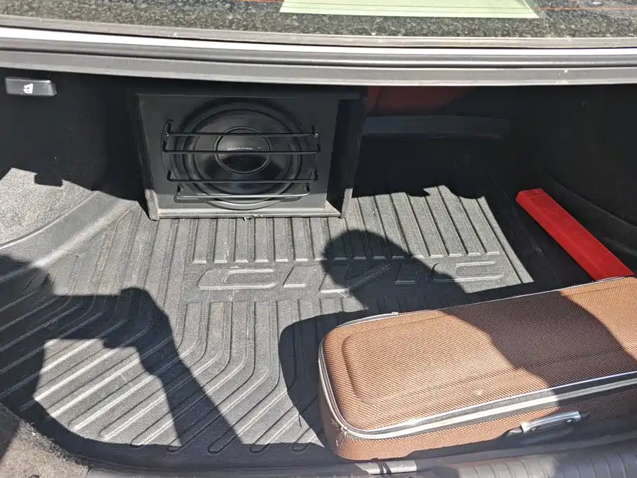 Honda Civic — миниатюра 4