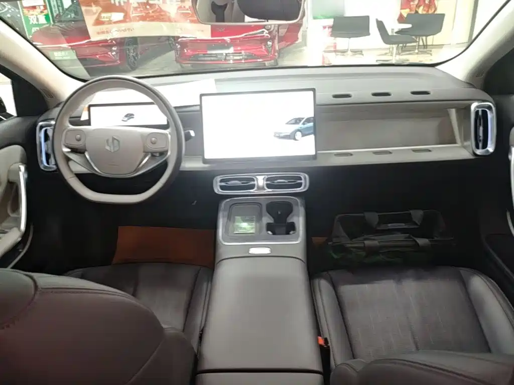 Leapmotor Leapmotor B01 — миниатюра 10