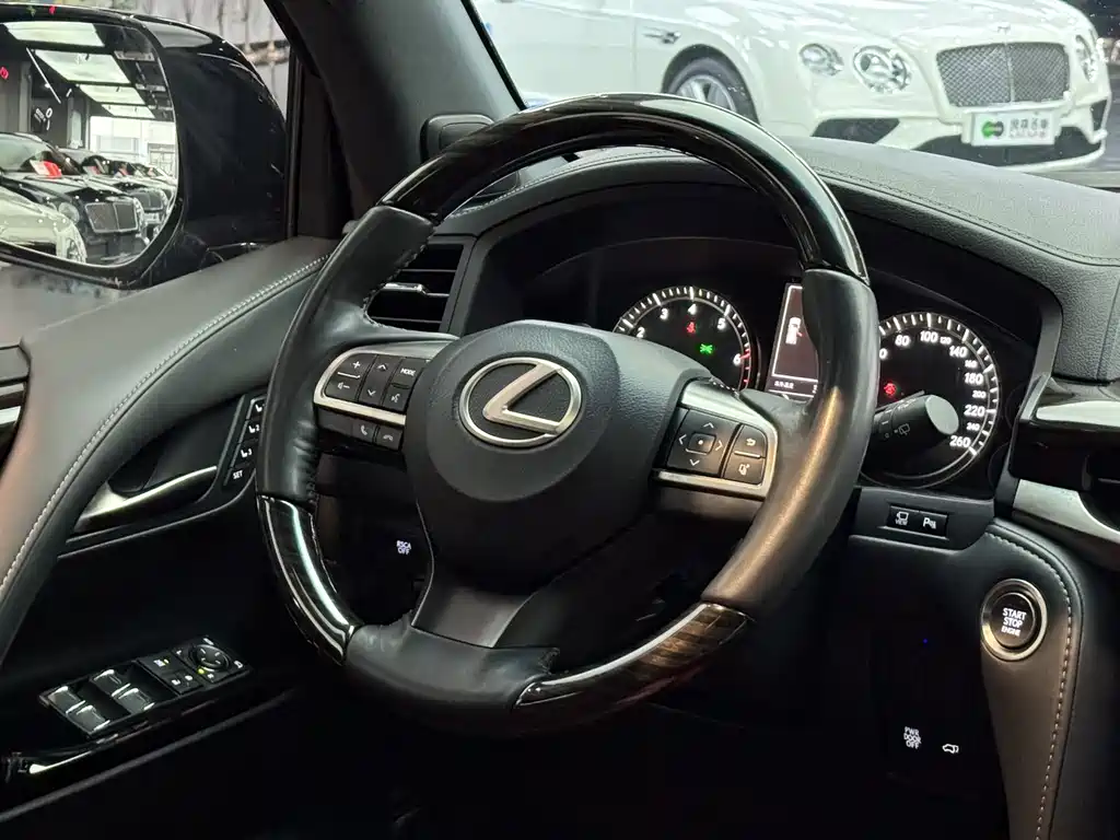 Lexus LX 2019 570 Luxury
