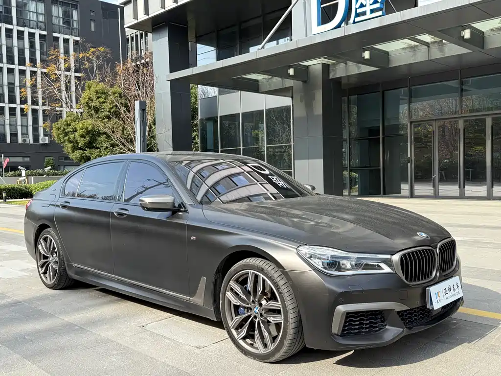 BMW 7 SERIES