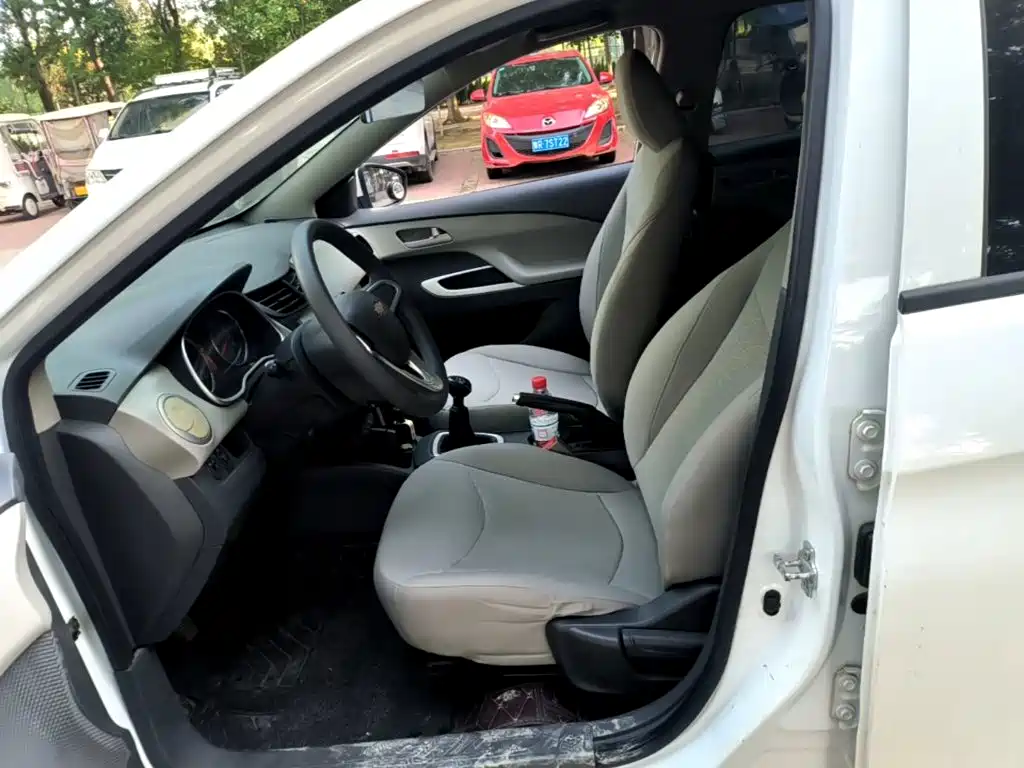 Chevrolet Sail — миниатюра 15