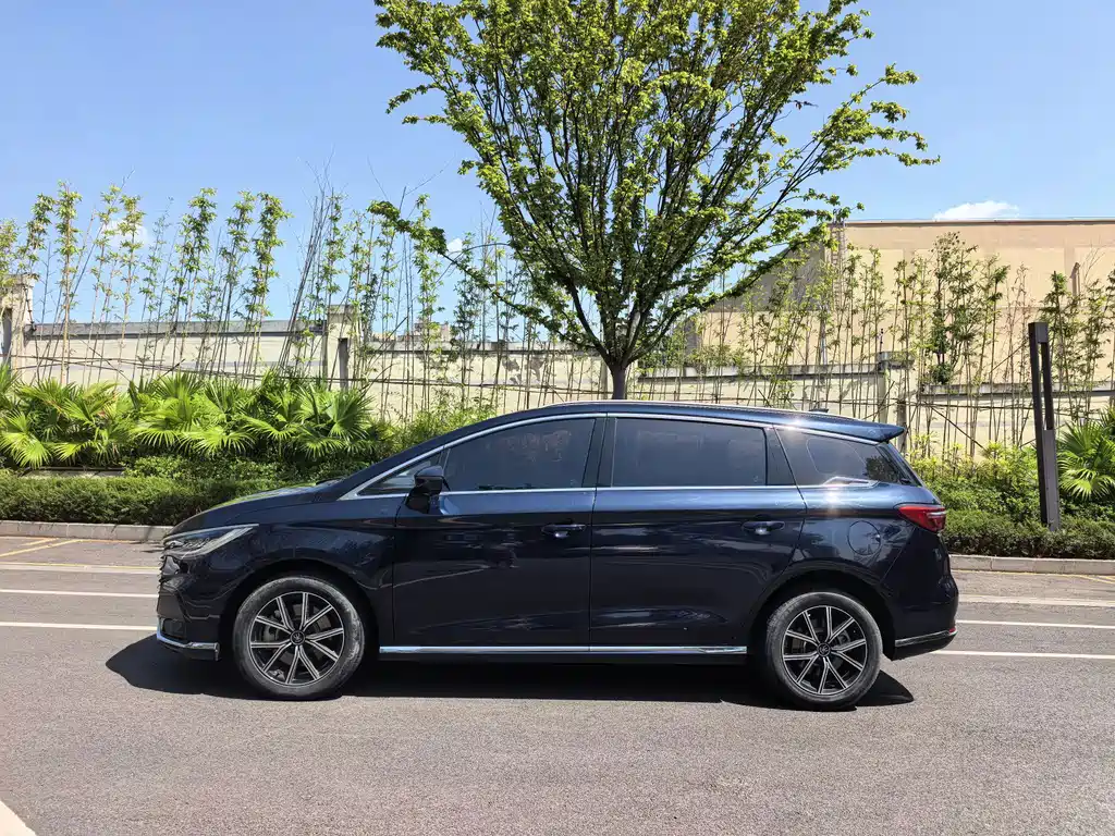 BYD MAX New Energy — миниатюра 8