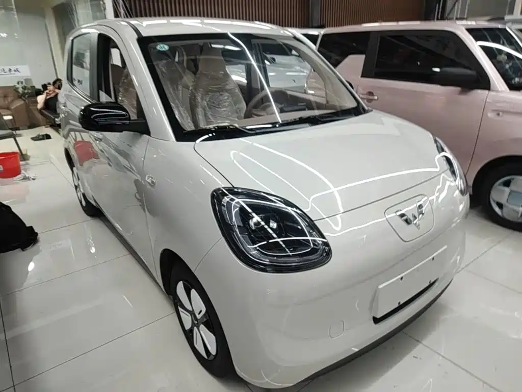 Wuling MINIEV — миниатюра 4