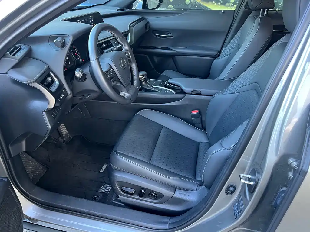 Lexus UX — миниатюра 9
