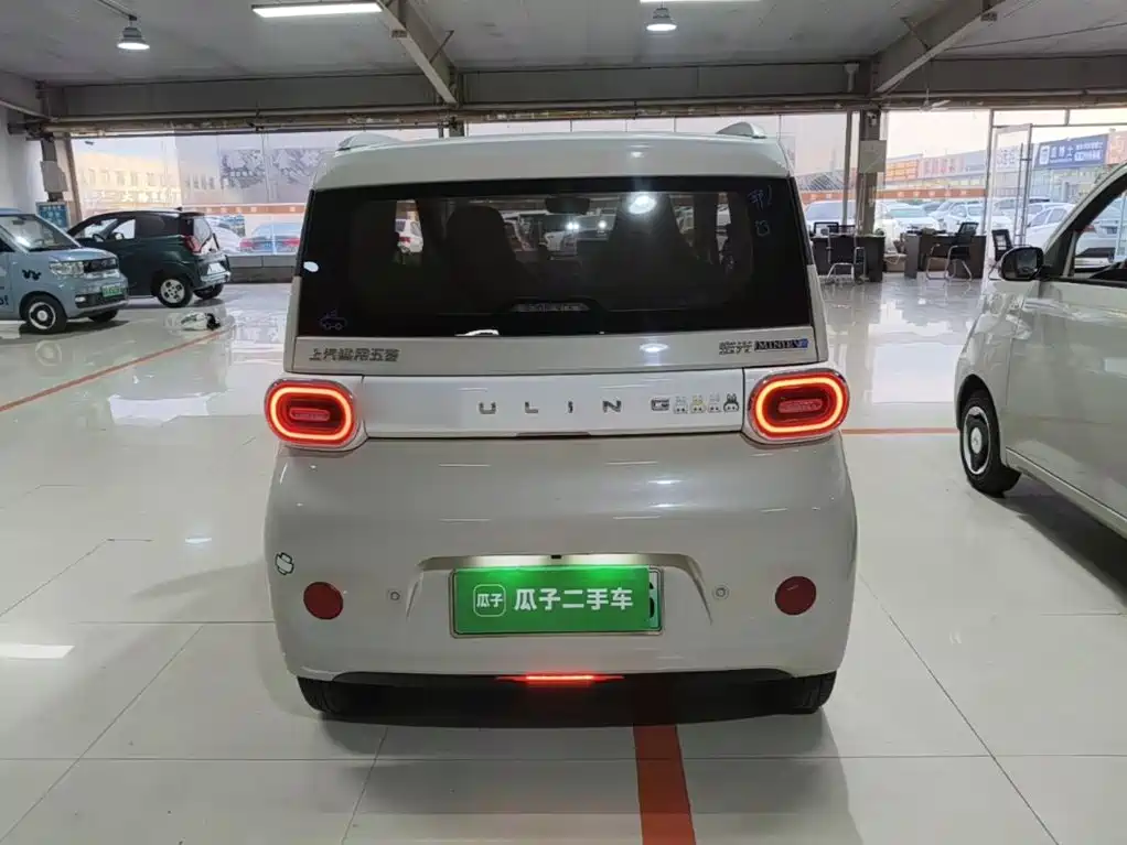 Wuling MINIEV — миниатюра 6