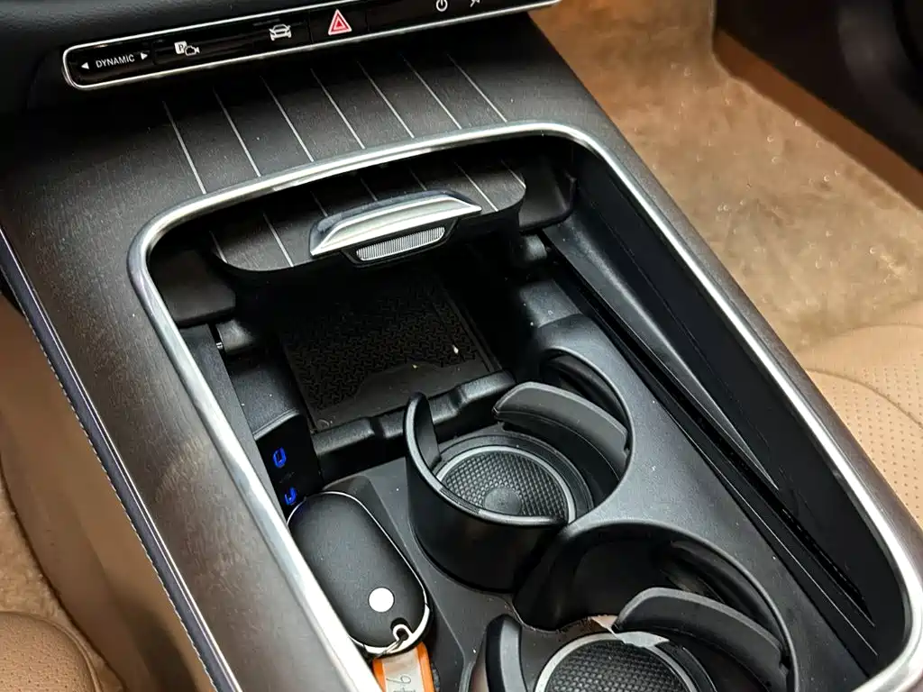Mercedes-Benz E-Class — миниатюра 16