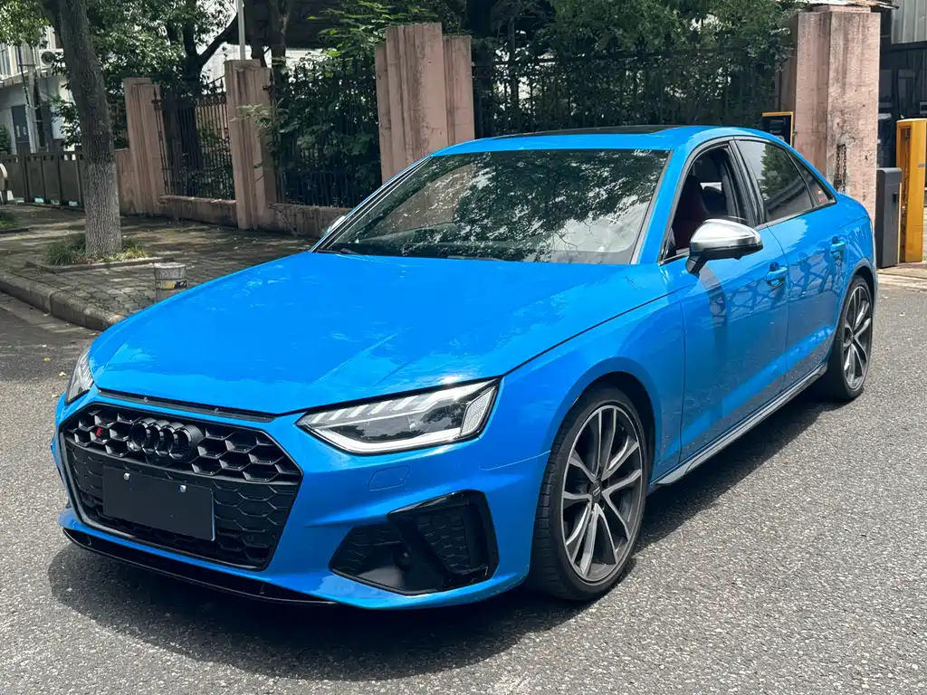 Купить Audi S4