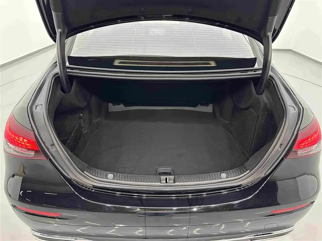 Mercedes-Benz E-Class 2023 — фото 26