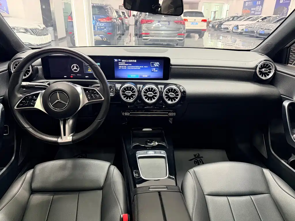 Mercedes-Benz A-Class — миниатюра 13