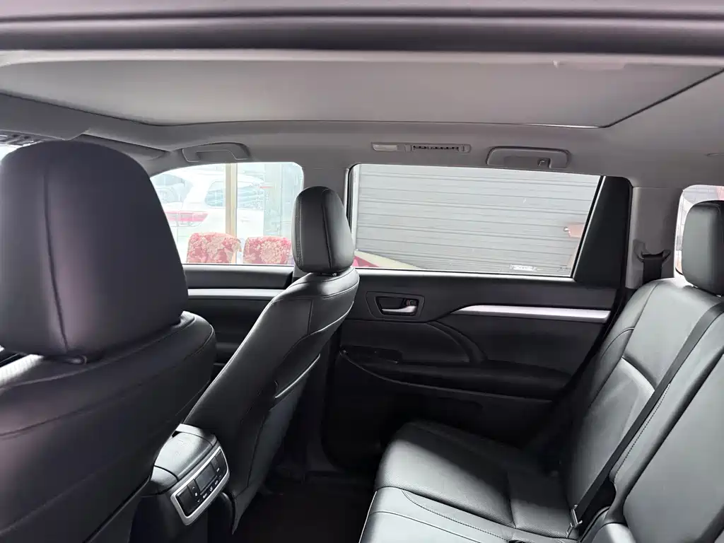 Toyota Highlander — миниатюра 12