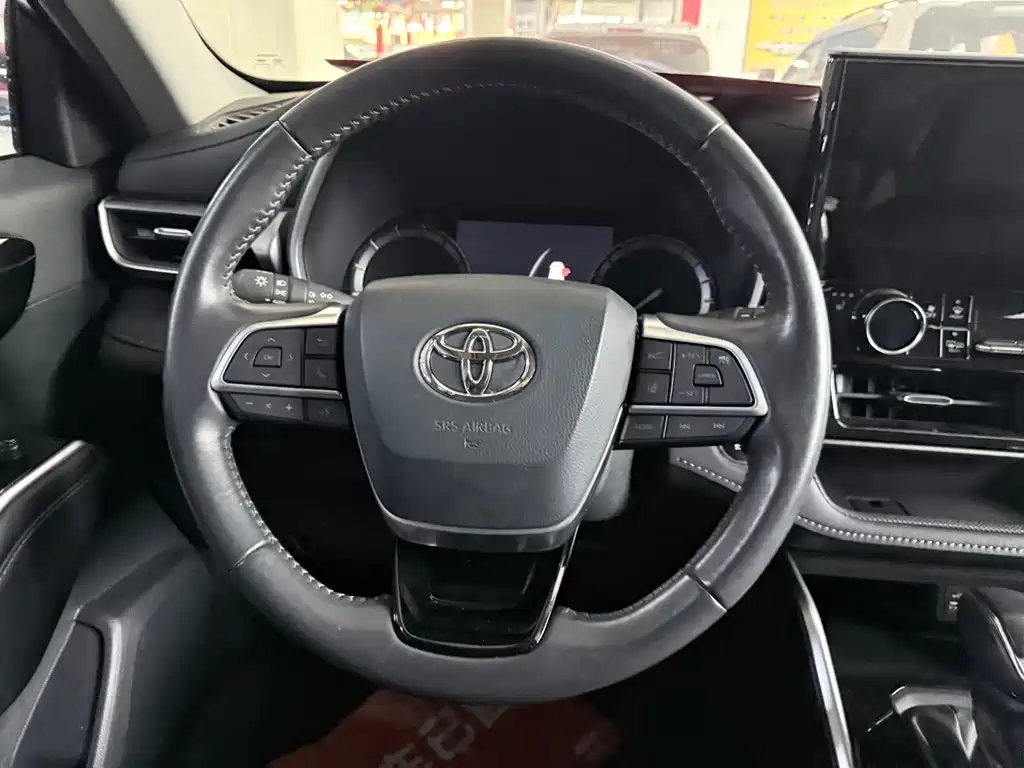 Toyota Highlander — миниатюра 16