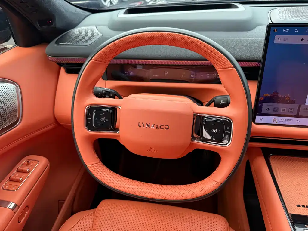 Lynk & Co 900 — миниатюра 6