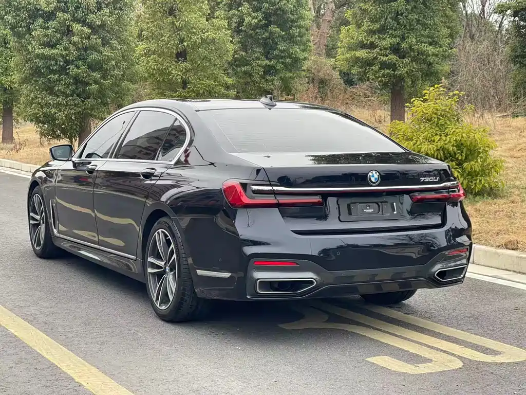 BMW 7 SERIES