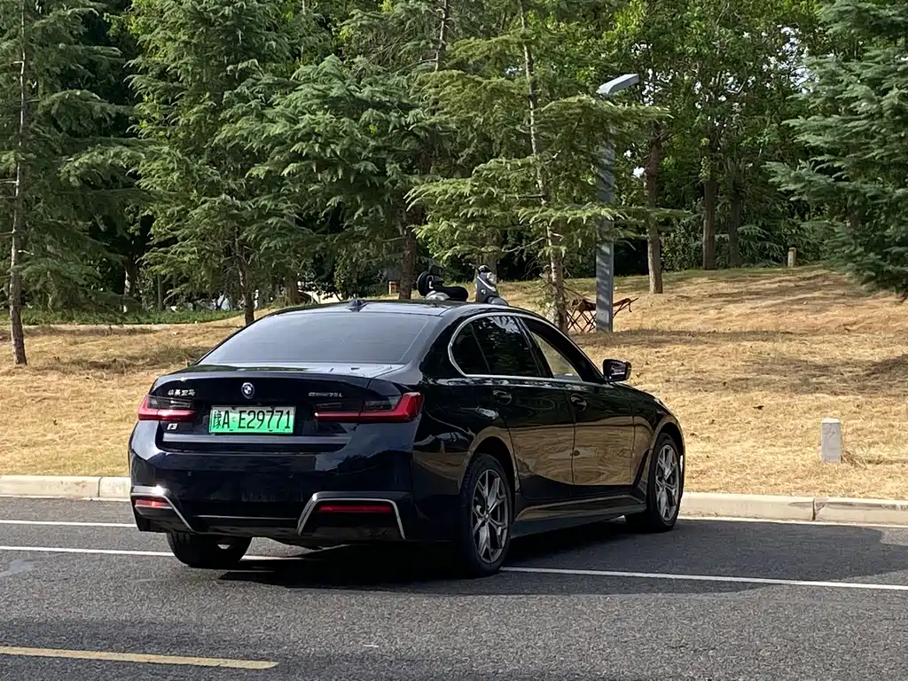 BMW i3 — миниатюра 7