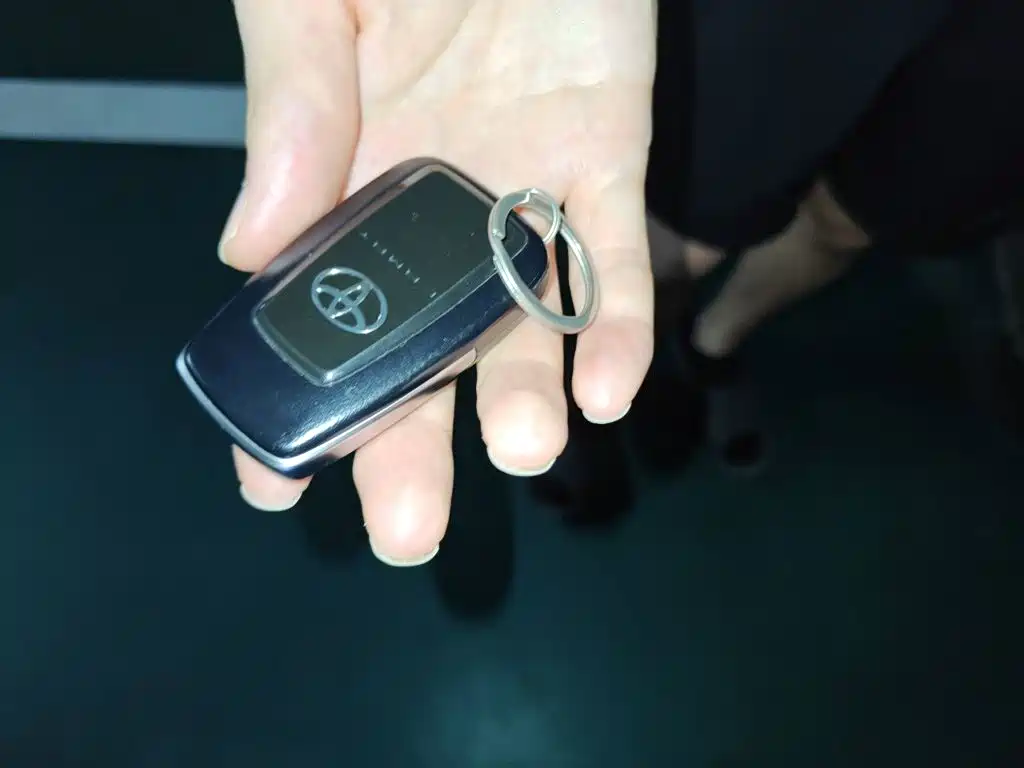 Toyota Camry — миниатюра 9