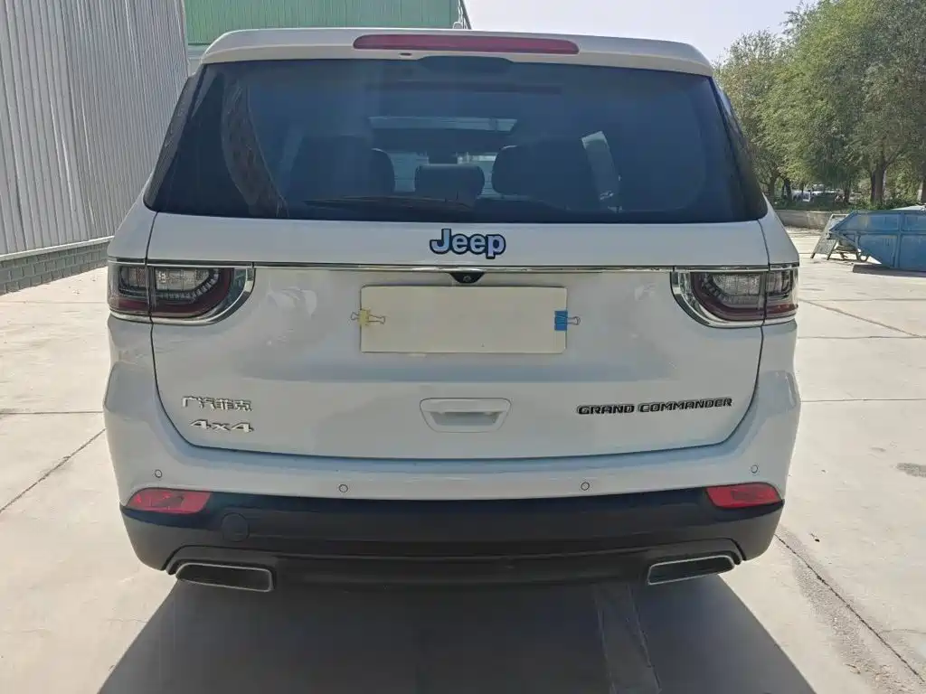 Jeep Grand Commander — миниатюра 8