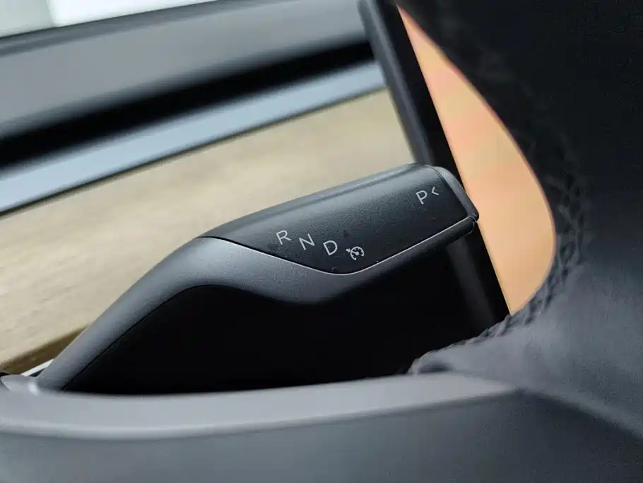 Tesla Model 3 — миниатюра 16