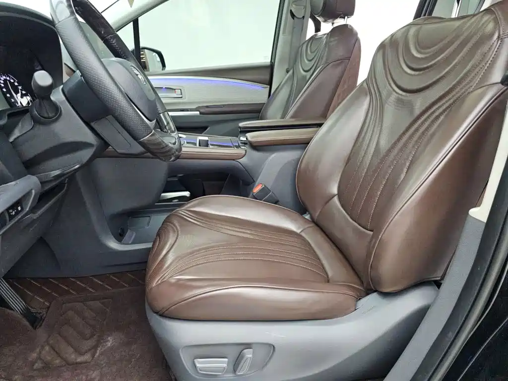 Toyota Sienna — миниатюра 9