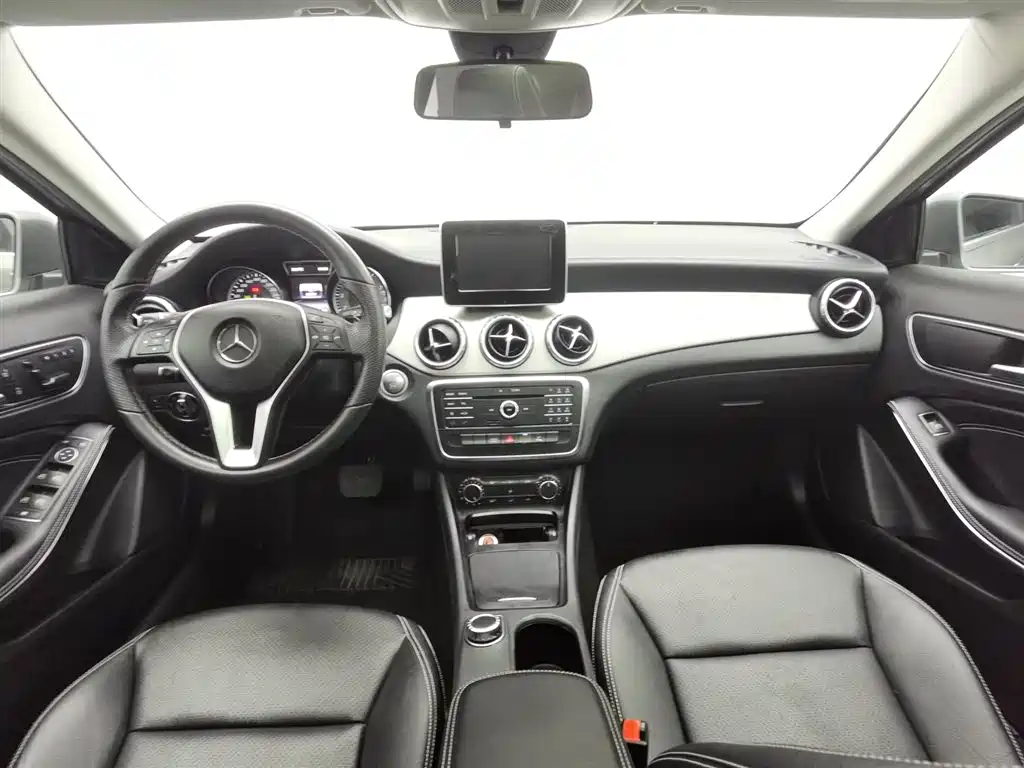 Mercedes-Benz GLA 2016 GLA 200 Fashion