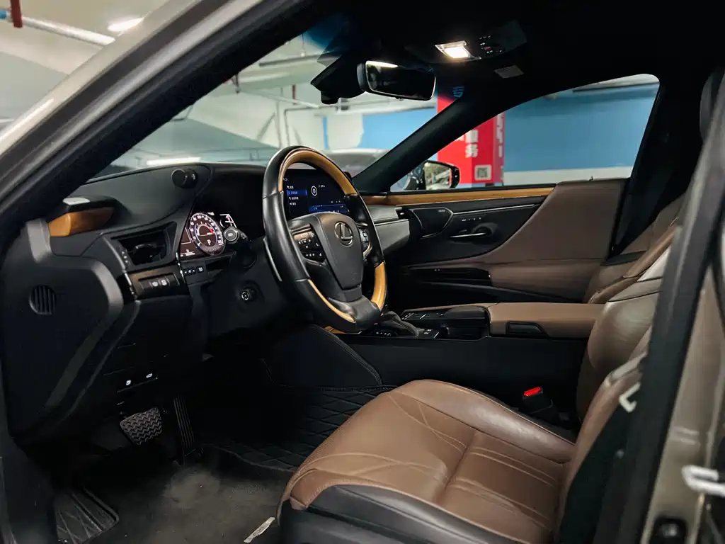 Lexus ES 2021 300h Executive