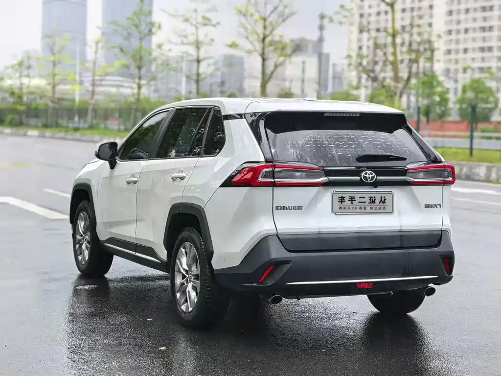 Toyota Wildlander 2022 2.0L CVT Luxury