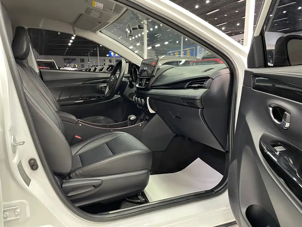 Toyota Yaris L — миниатюра 20