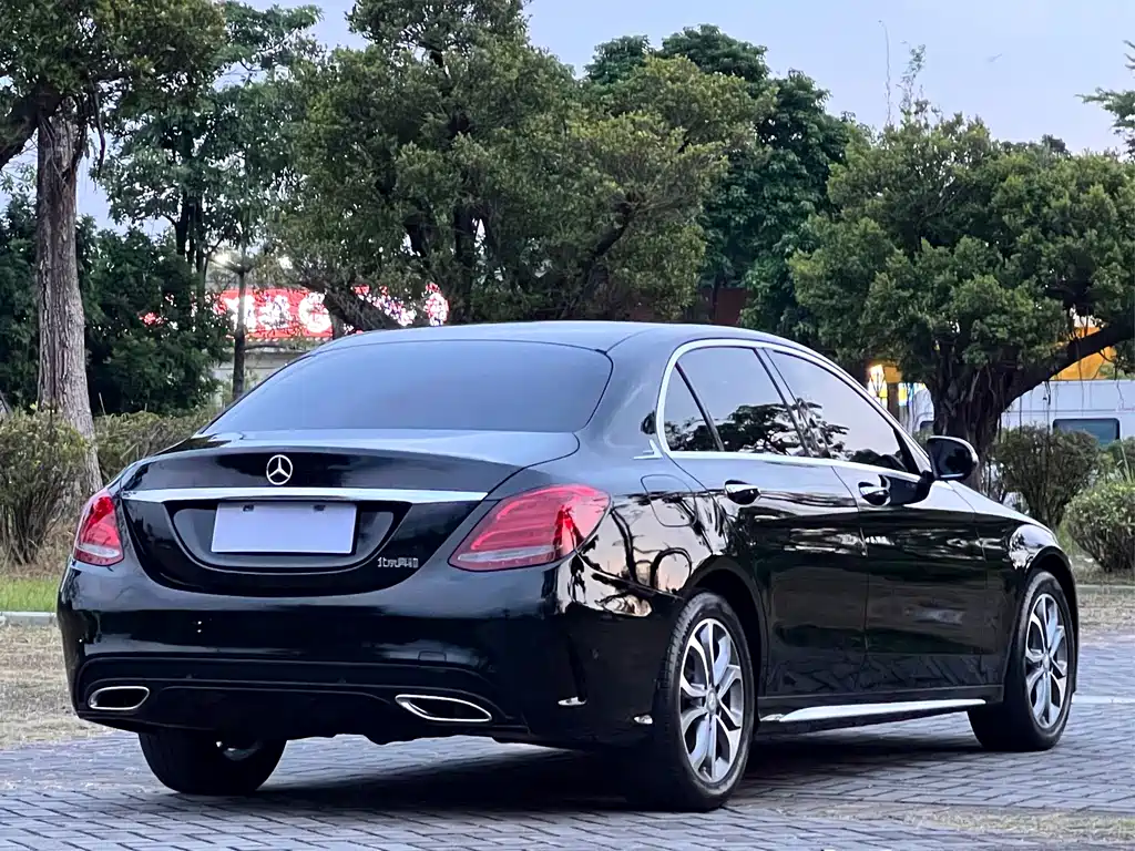 Mercedes-Benz C-Class — миниатюра 4