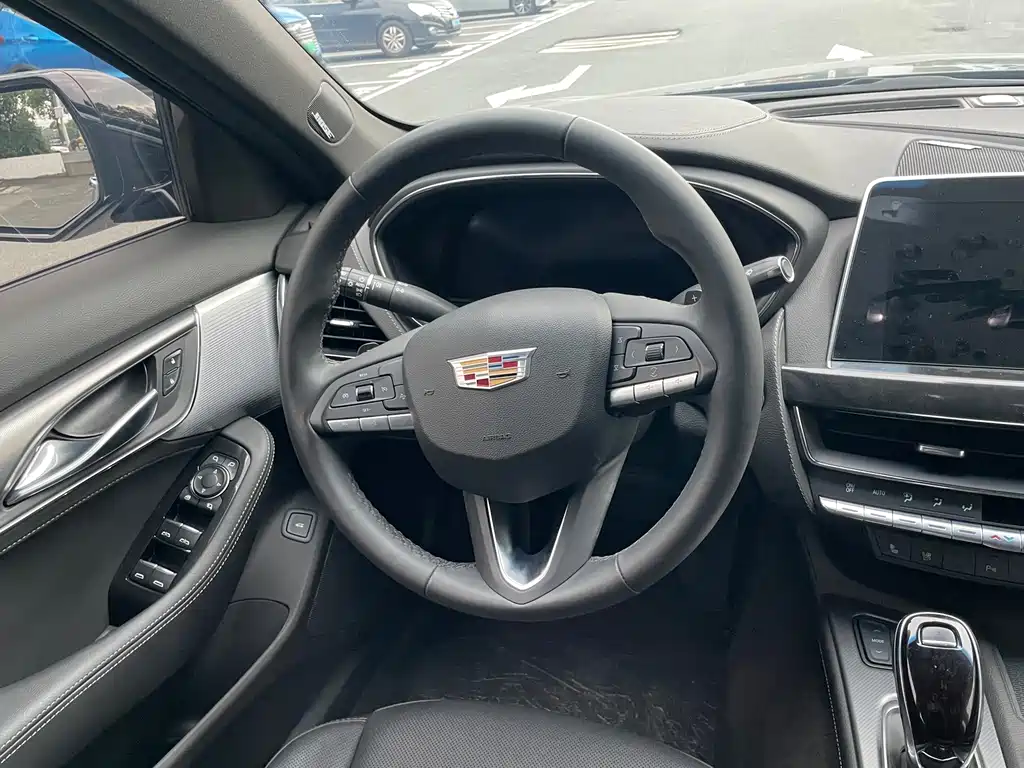 Cadillac CT5 — миниатюра 10