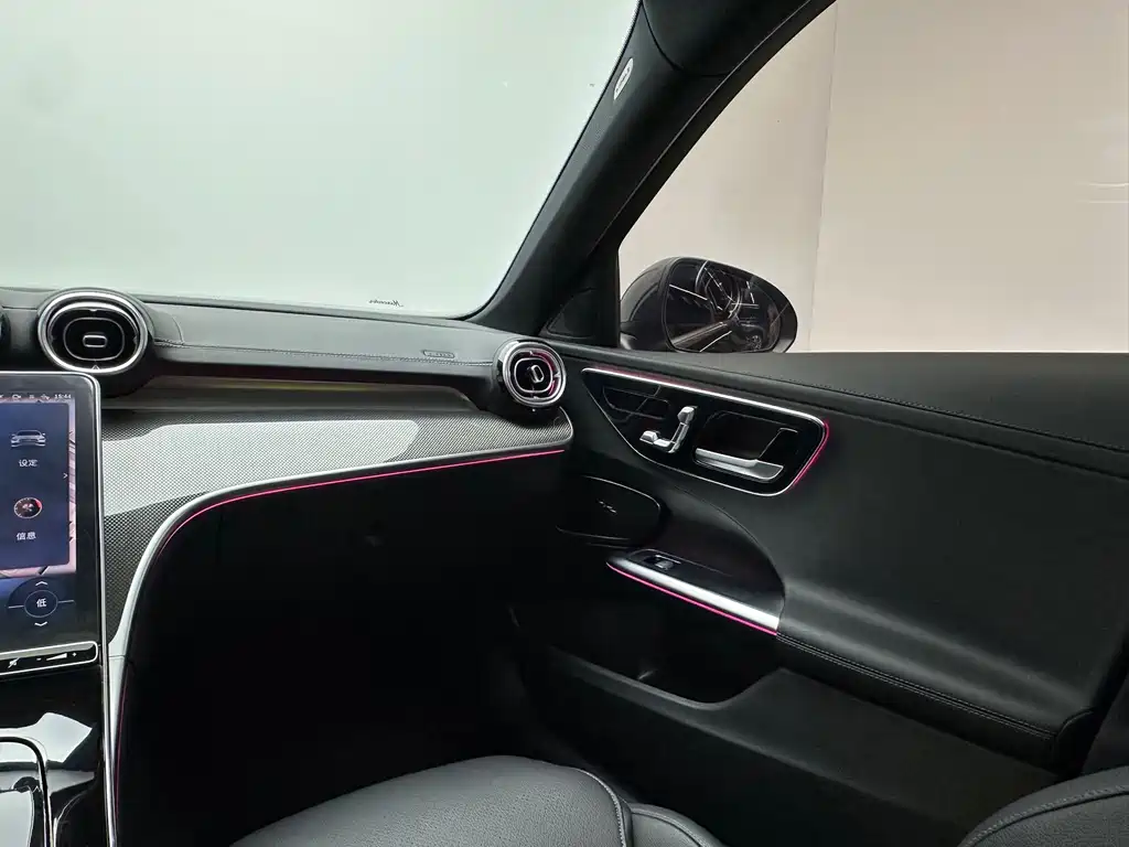 Mercedes-Benz C-Class — миниатюра 14
