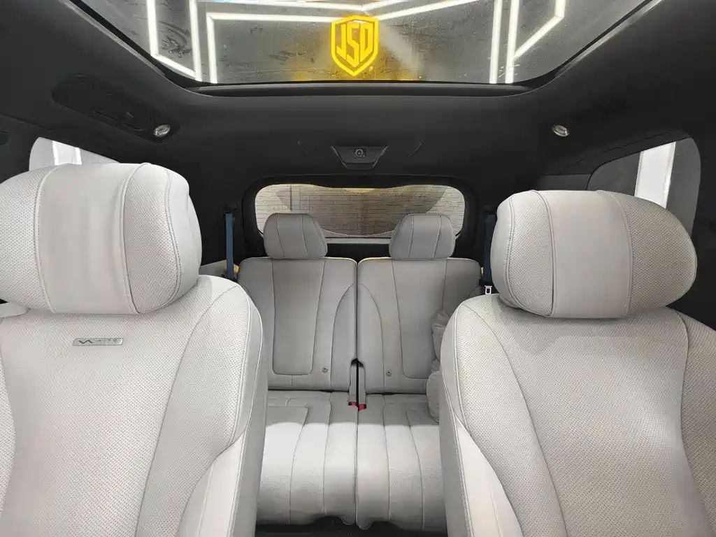 AITO ASK THE WORLD M9