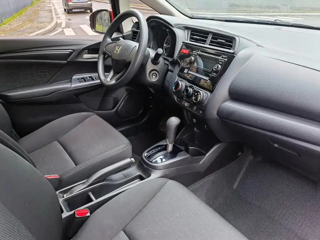 Honda Fit — миниатюра 12