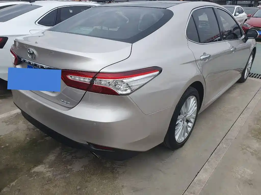 TOYOTA CAMRY