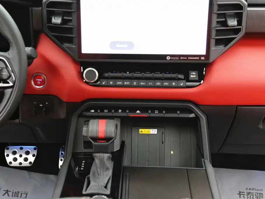 Toyota Sequoia — миниатюра 18