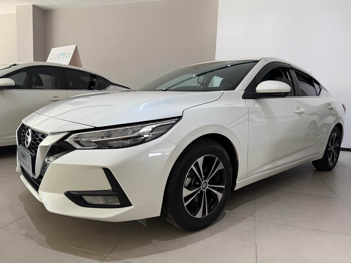 Nissan Qashqai 1.6 л 2022 г. Белый, пробег 37000 км