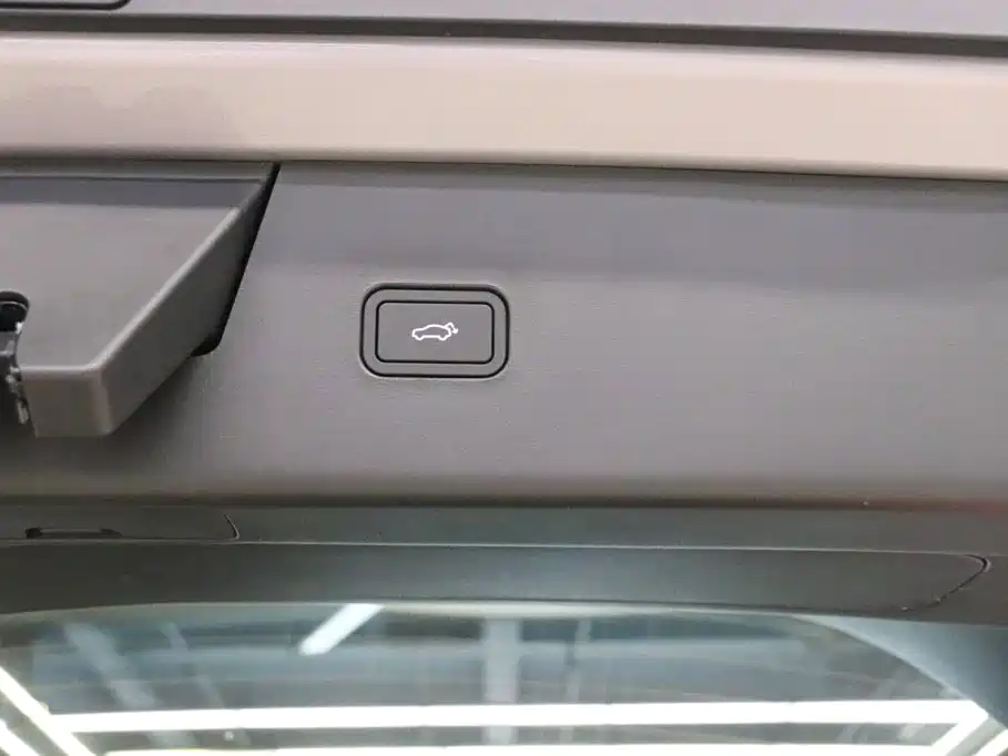 Volvo XC70 PHEV — миниатюра 25