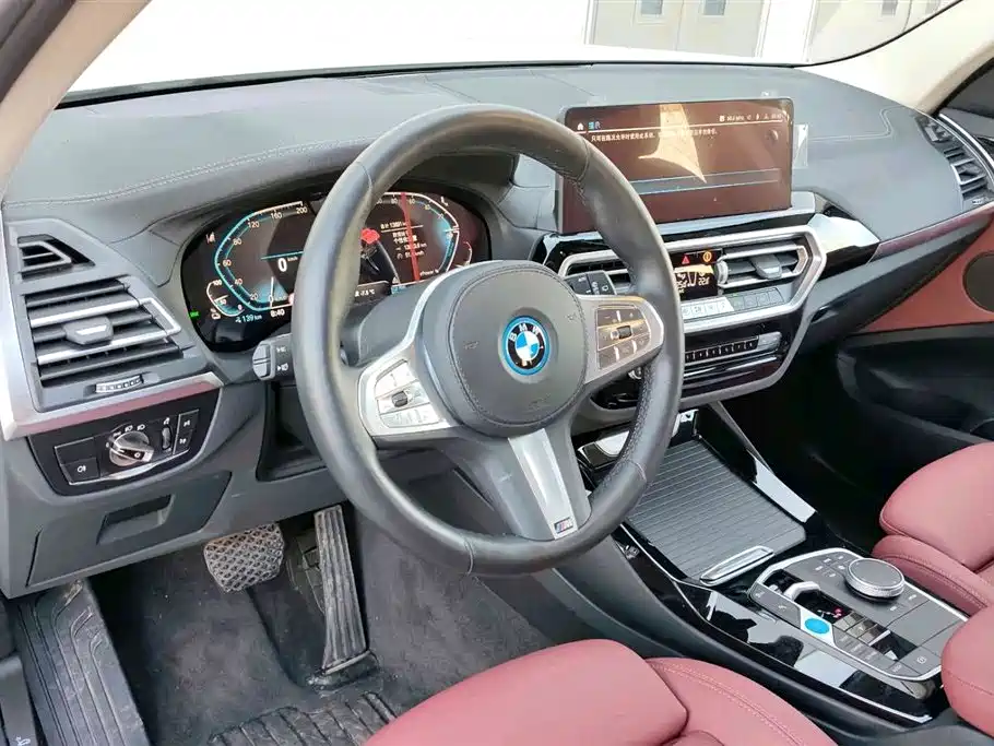 BMW IX3